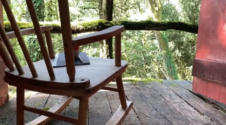 Rincón de la casa en el árbol de Asun Tello